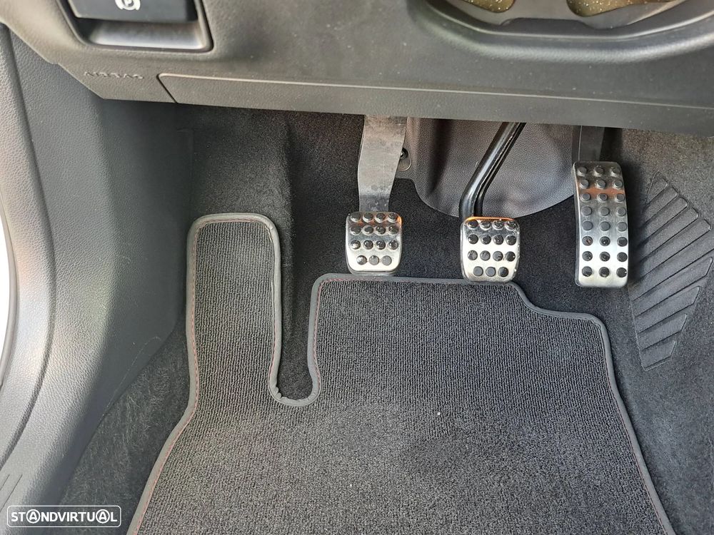 Mercedes-Benz A 180 d AMG Line - 34