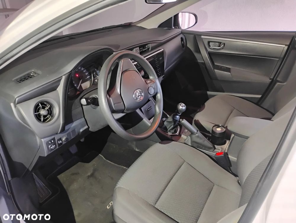 Toyota Corolla - 7