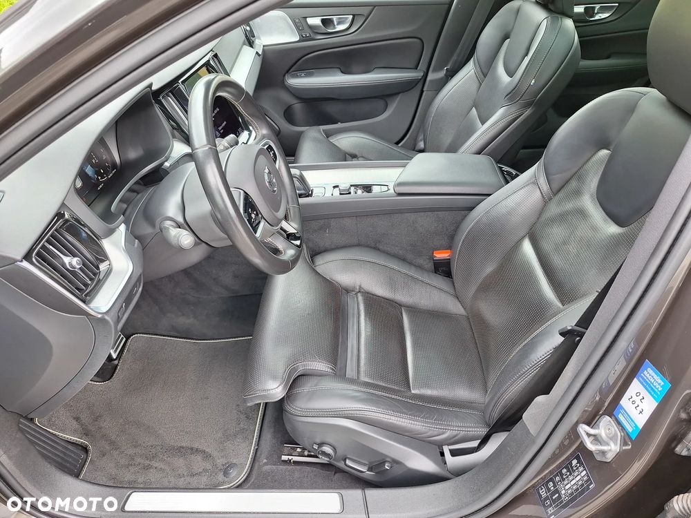 Volvo V60 B4 D R-Design - 18