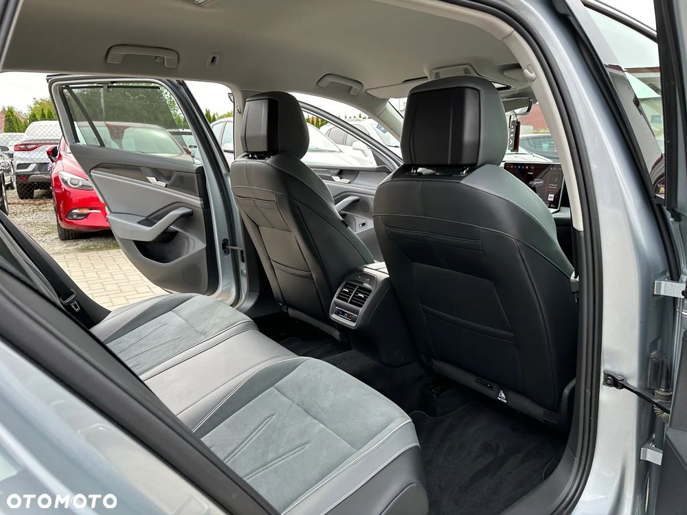 Volkswagen Passat - 24