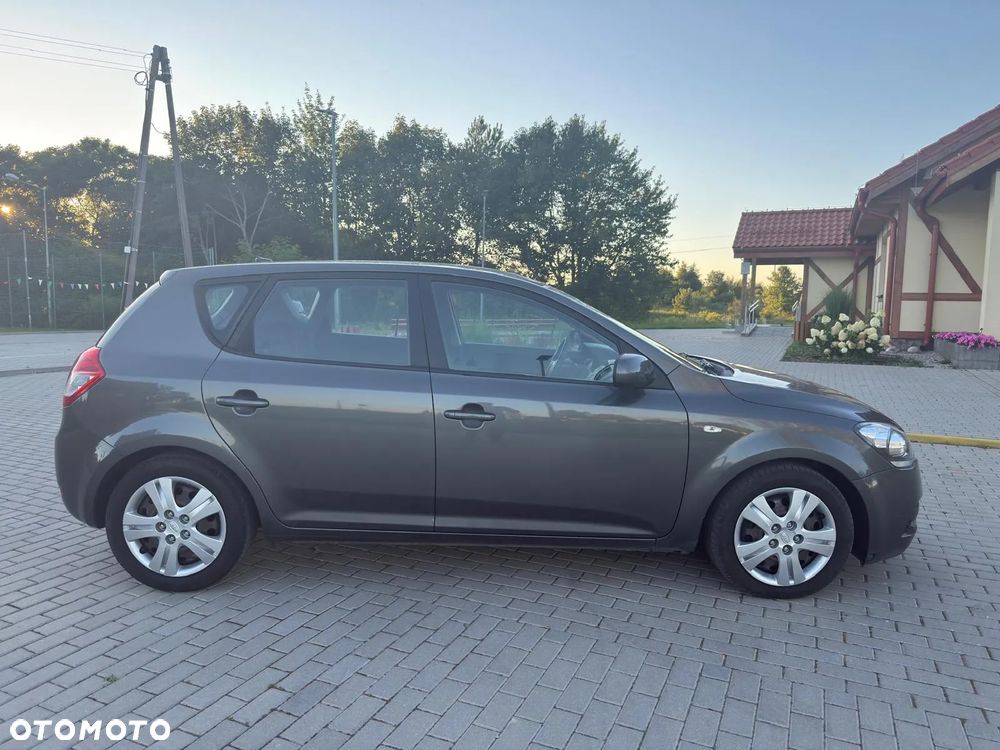 Kia Ceed 1.6 CRDi 90 ISG Vision - 7