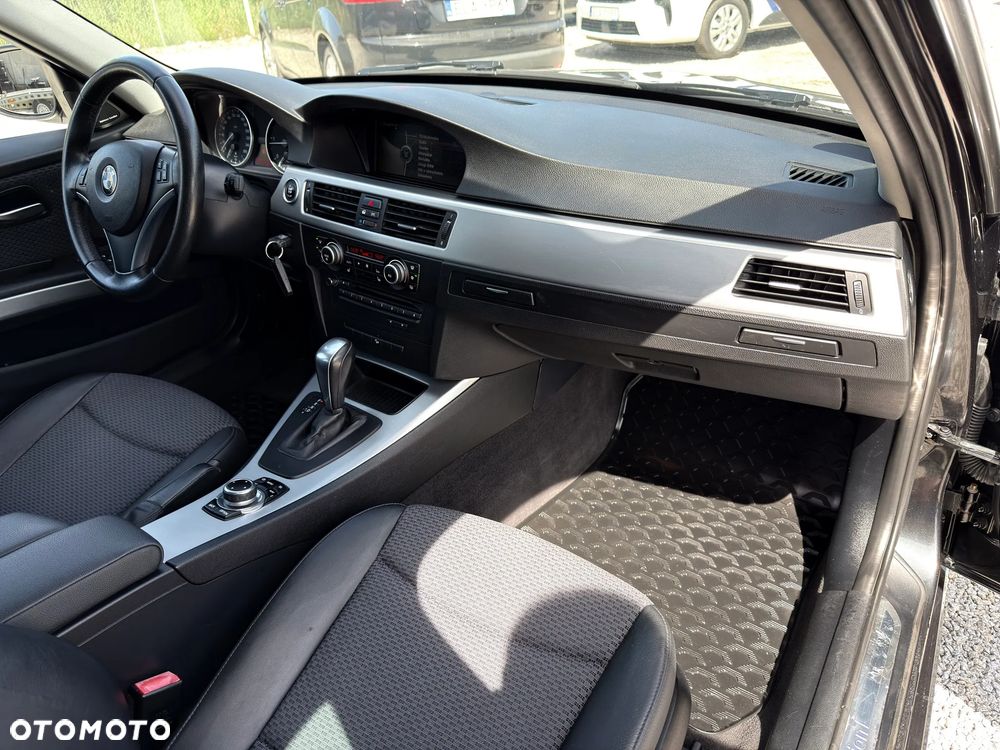 BMW Seria 3 320d xDrive DPF Edition Lifestyle - 23