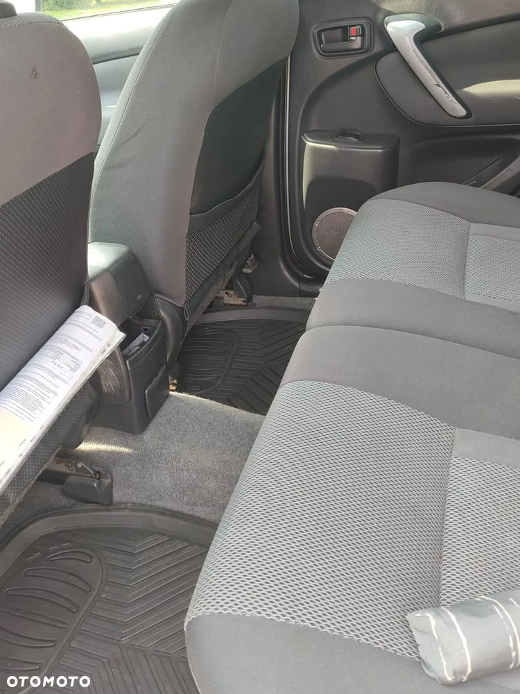 Toyota RAV4 2.0 D-4D 4x4 - 2