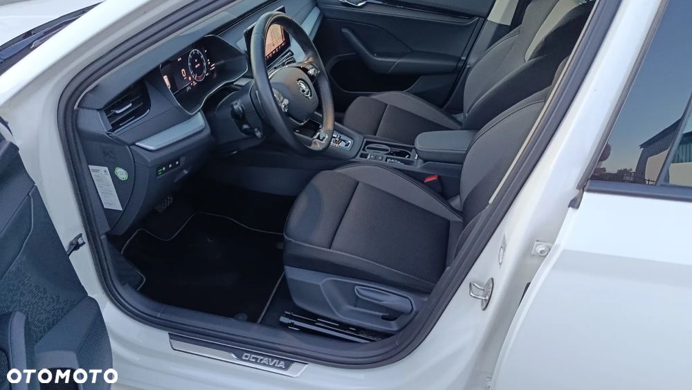 Skoda Octavia 2.0 TDI DSG Tour - 6