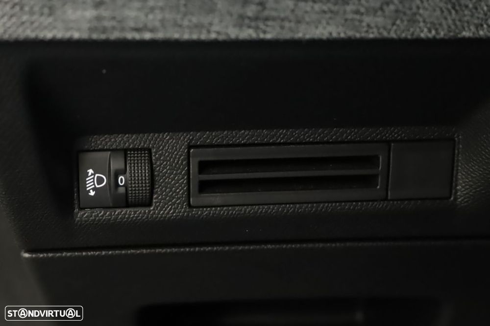 Peugeot 3008 1.2 Hybrid Allure e-DCS6 - 17