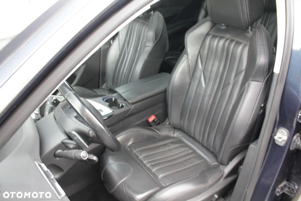 Peugeot 5008 THP 165 EAT6 Allure - 22