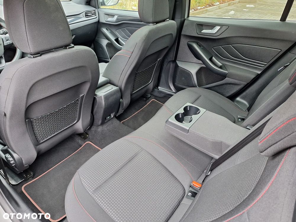 Ford Focus 1.5 EcoBoost ST-Line X - 21