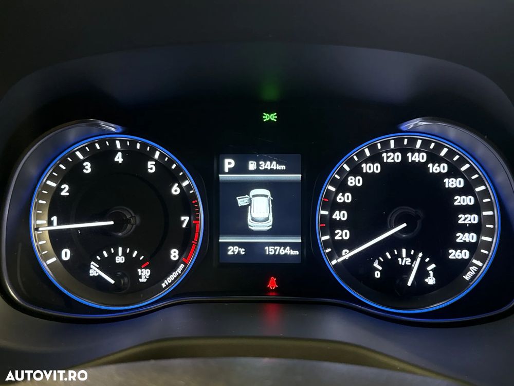 Hyundai KONA - 11