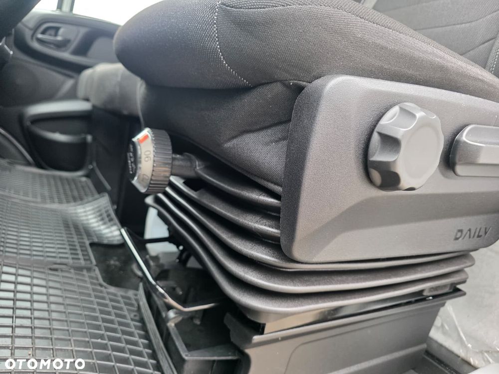 Iveco DAILY 35C16 Kontener z Winda 8ep Silnik 3L Bliźniaki - 9
