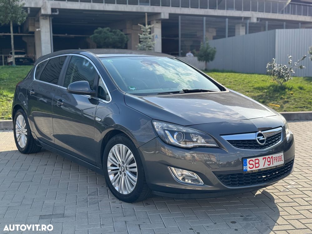 Opel Astra 2.0 CDTI DPF Automatik Exklusiv - 2