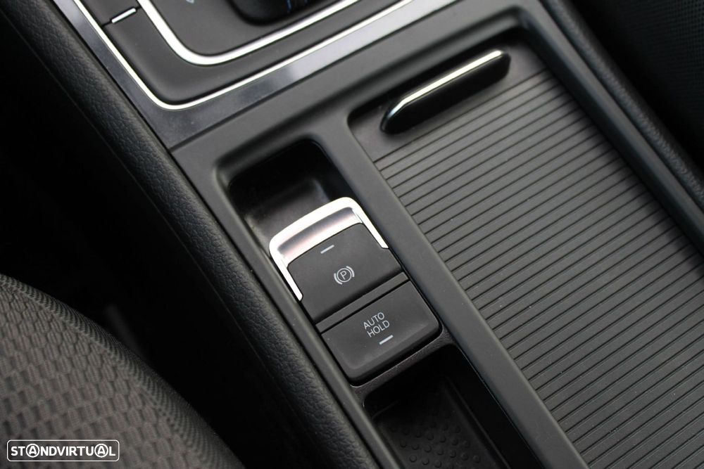 VW e-Golf AC/DC - 29