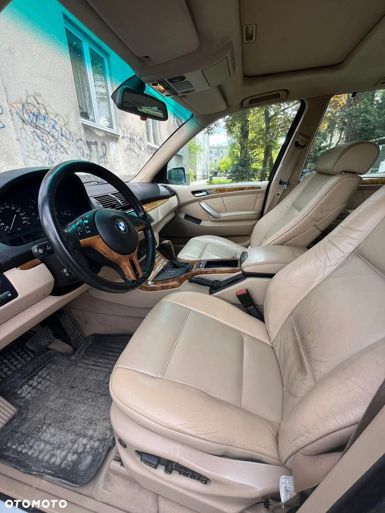 BMW X5 4.4i - 4