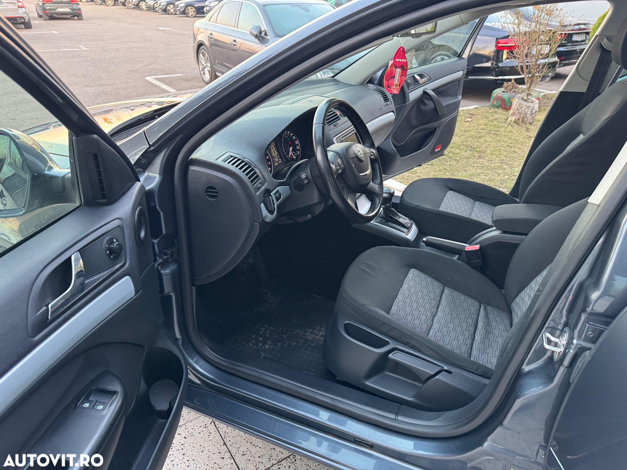 Skoda Octavia 1.6 TDI Ambiente DSG - 22