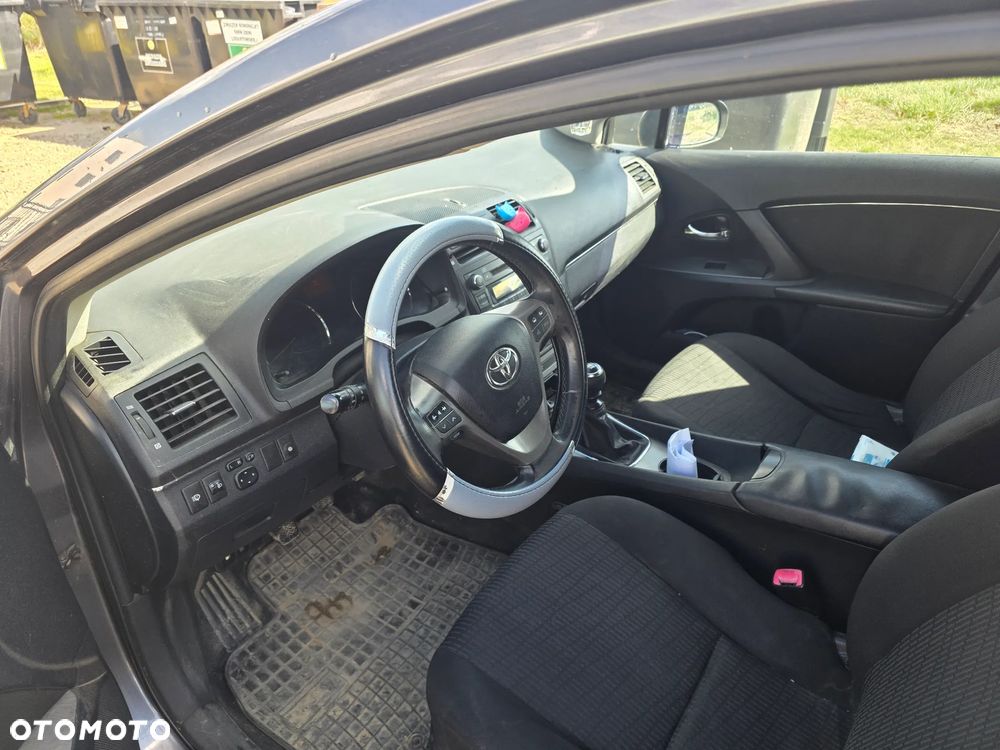Toyota Avensis 2.0 D-4D - 6