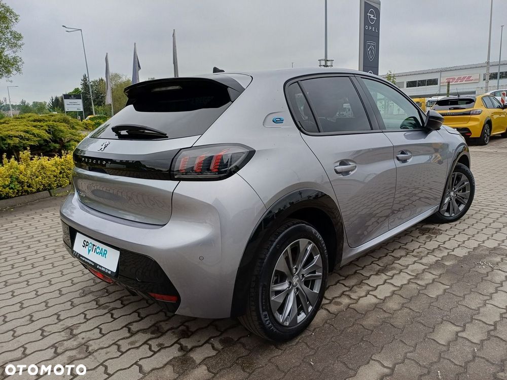 Peugeot 208 - 5