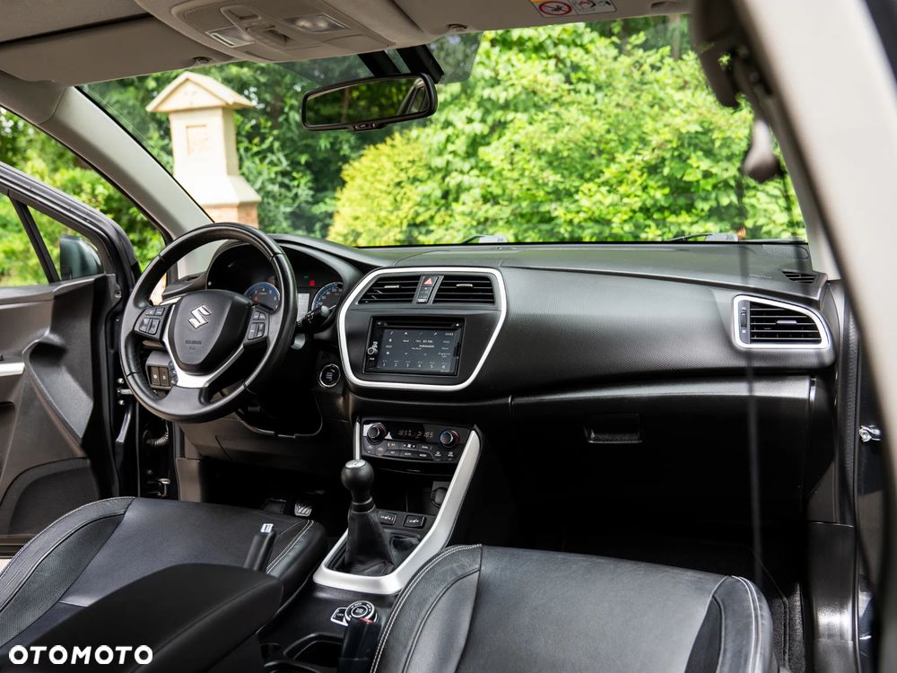 Suzuki SX4 S-Cross 1.6 Premium 4WD - 31