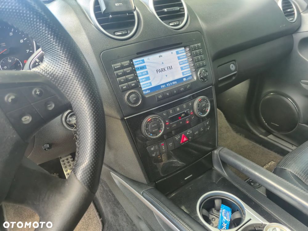 Mercedes-Benz ML 63 AMG 4Matic 7G-TRONIC - 8