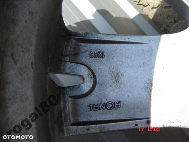 VW TOUAREG ORYG.Z OPONAMI PIRELLI SCORPION STR - 5
