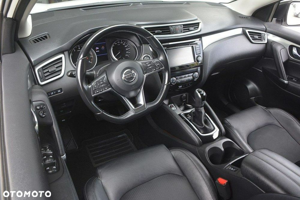 Nissan Qashqai 1.3 DIG-T DCT N-CONNECTA - 17