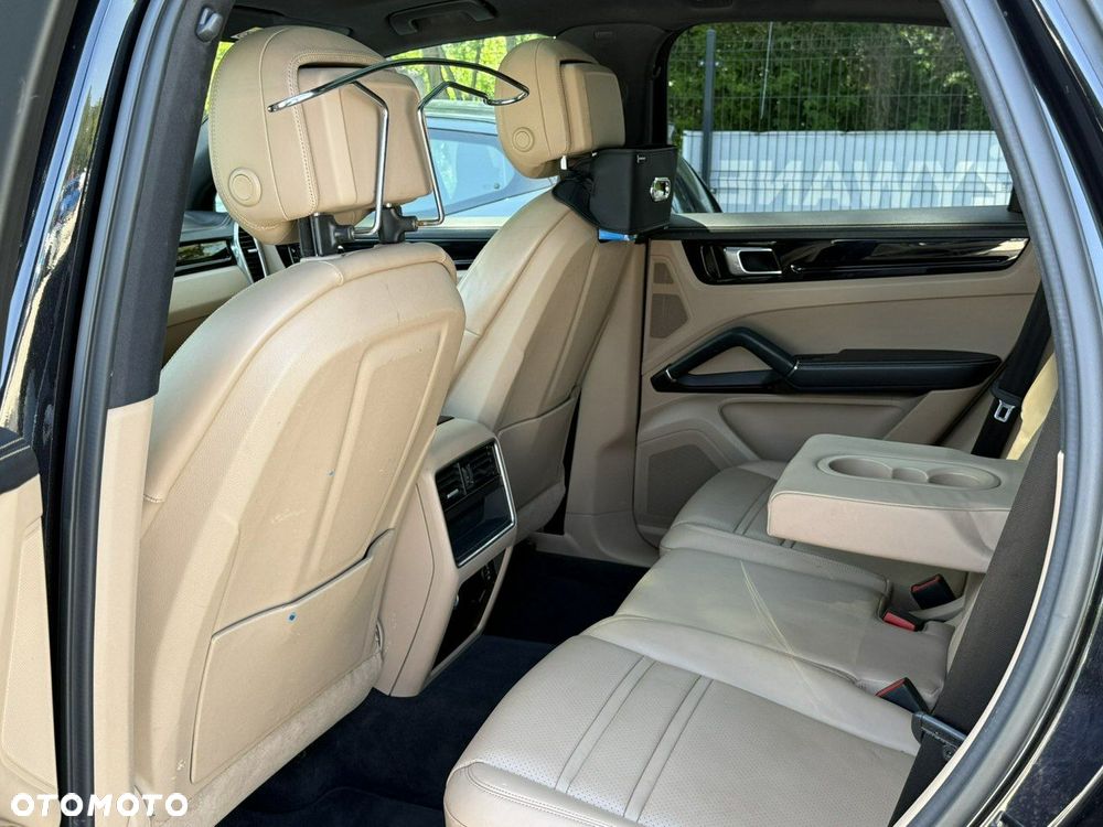 Porsche Cayenne - 15