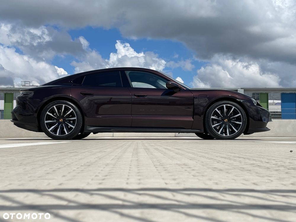 Porsche Taycan 4S Performance Plus - 11