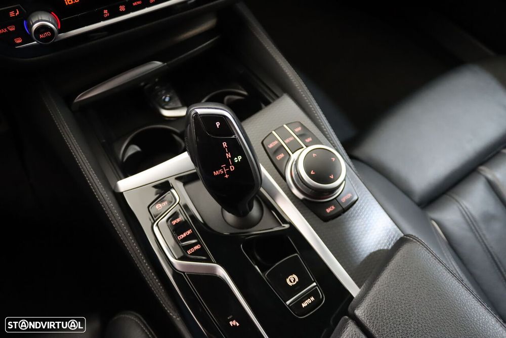 BMW 520 d Pack Desportivo M Auto - 12
