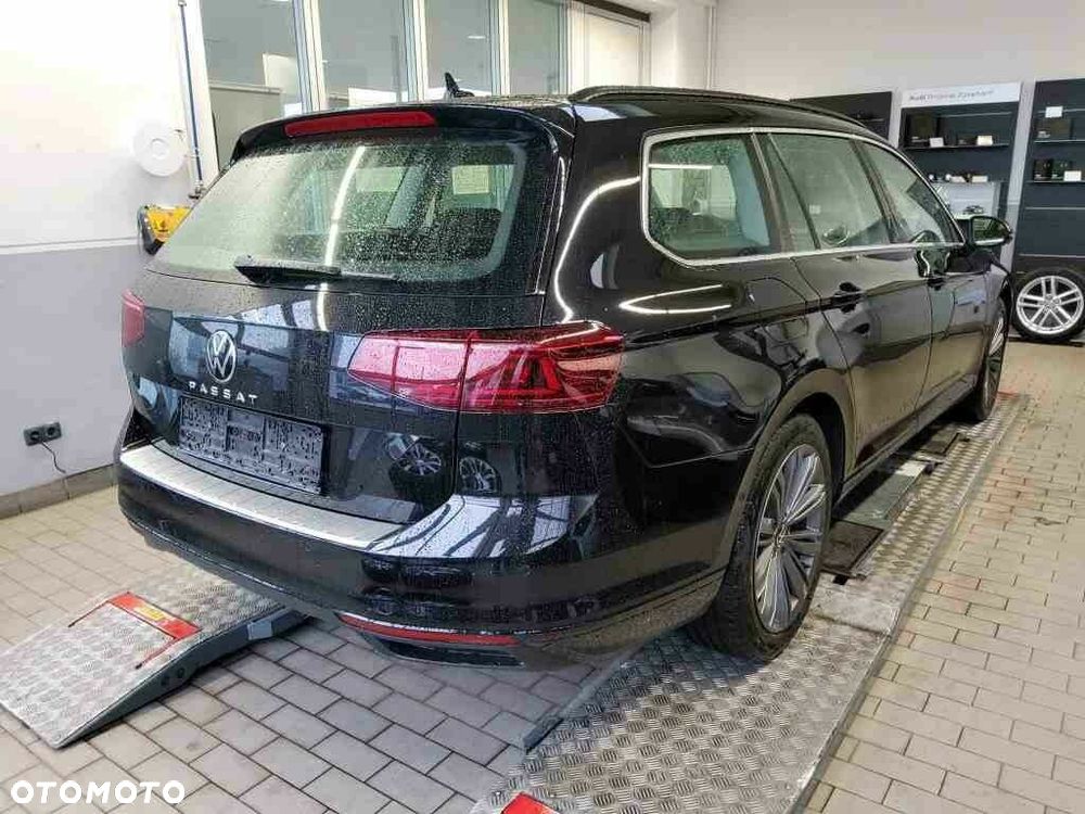 Volkswagen Passat 2.0 TDI EVO Business DSG - 2