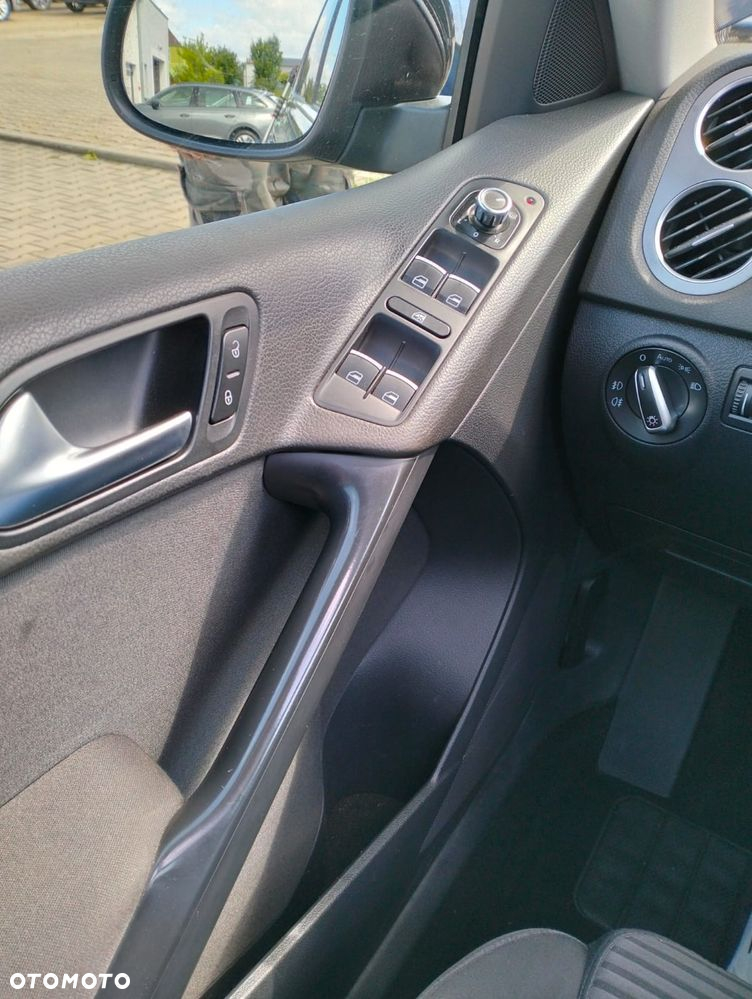 Volkswagen Tiguan - 12