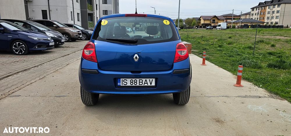 Renault Clio III 1.4 Privilege - 6
