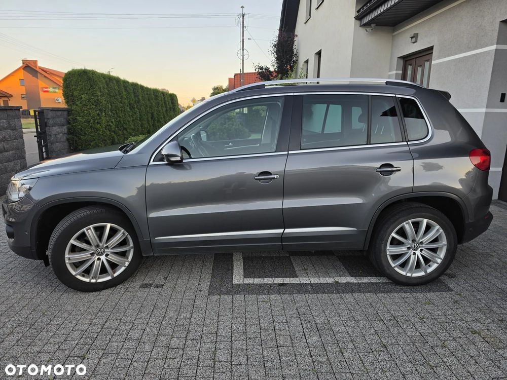 Volkswagen Tiguan 2.0 TDI DPF 4Motion BlueMotion Technology DSG Lounge Sport & Style - 25