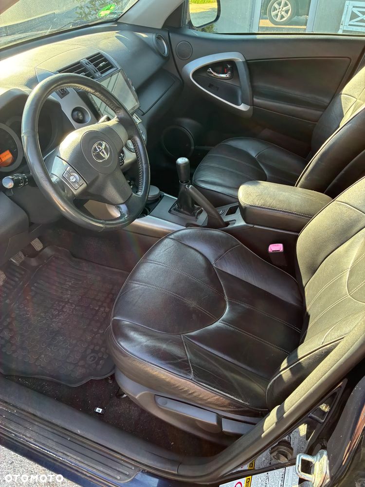 Toyota RAV4 2.0 VVT-i Premium - 10