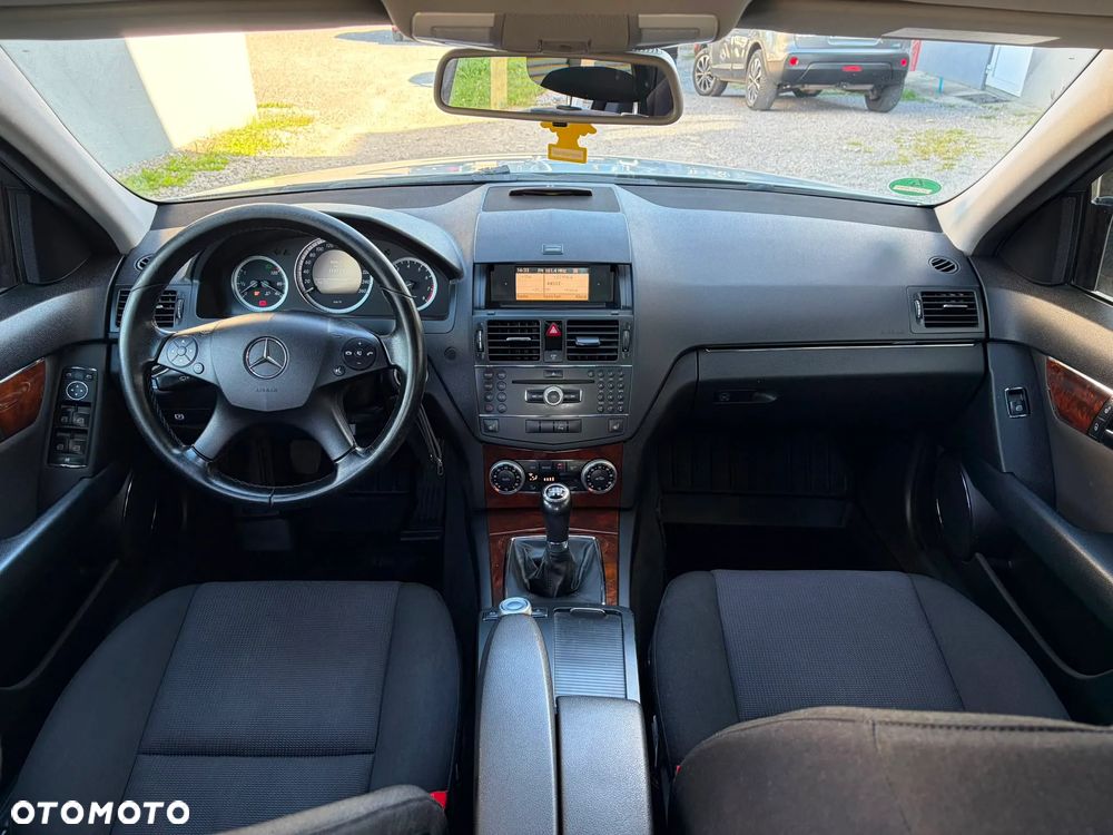 Mercedes-Benz Klasa C 180 Kompressor BlueEFFICIENCY - 7