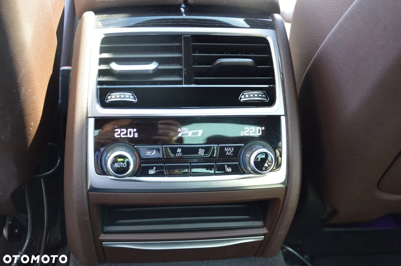 BMW Seria 7 - 29