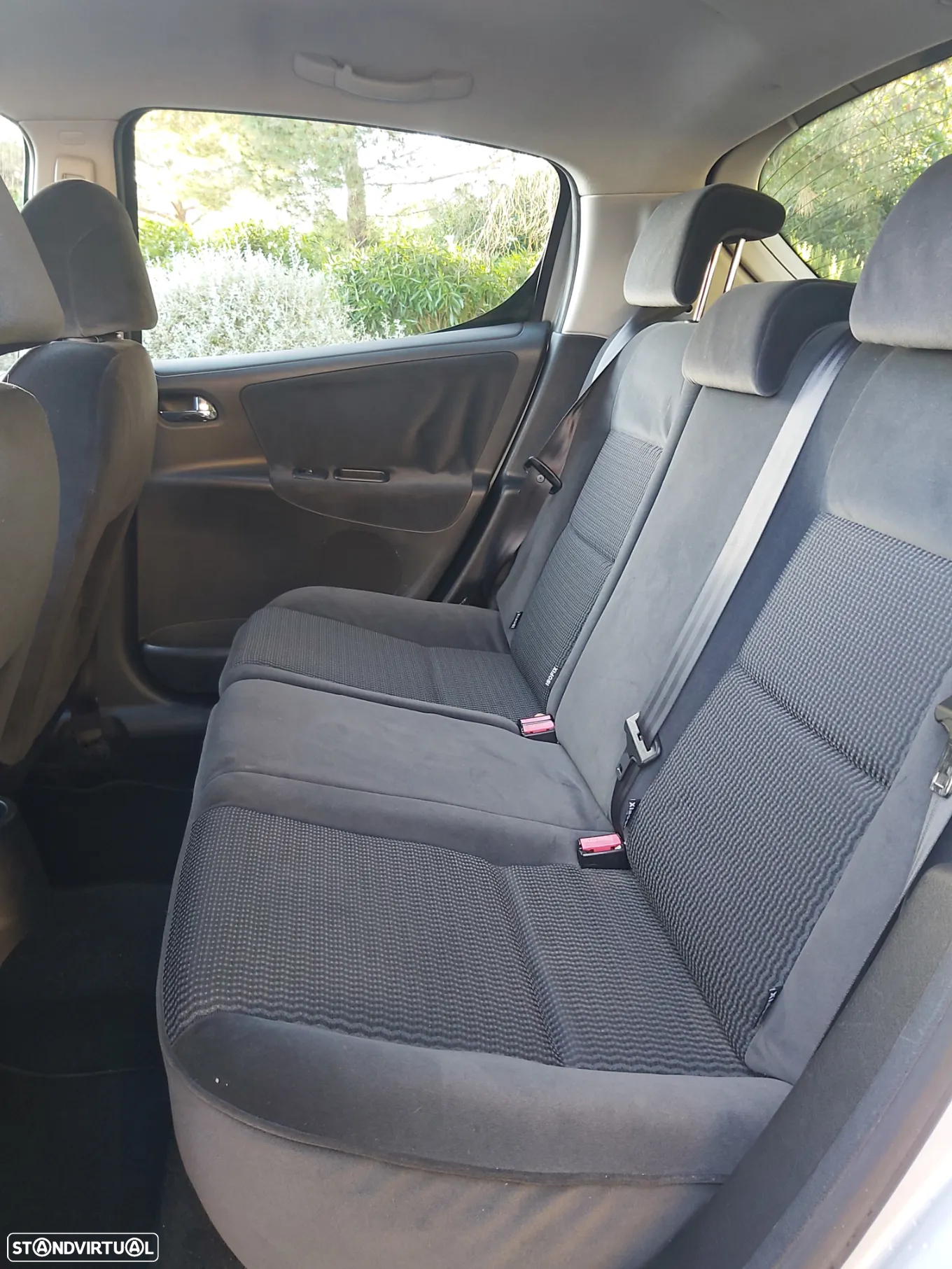 Peugeot 207 1.4 HDi Premium - 8