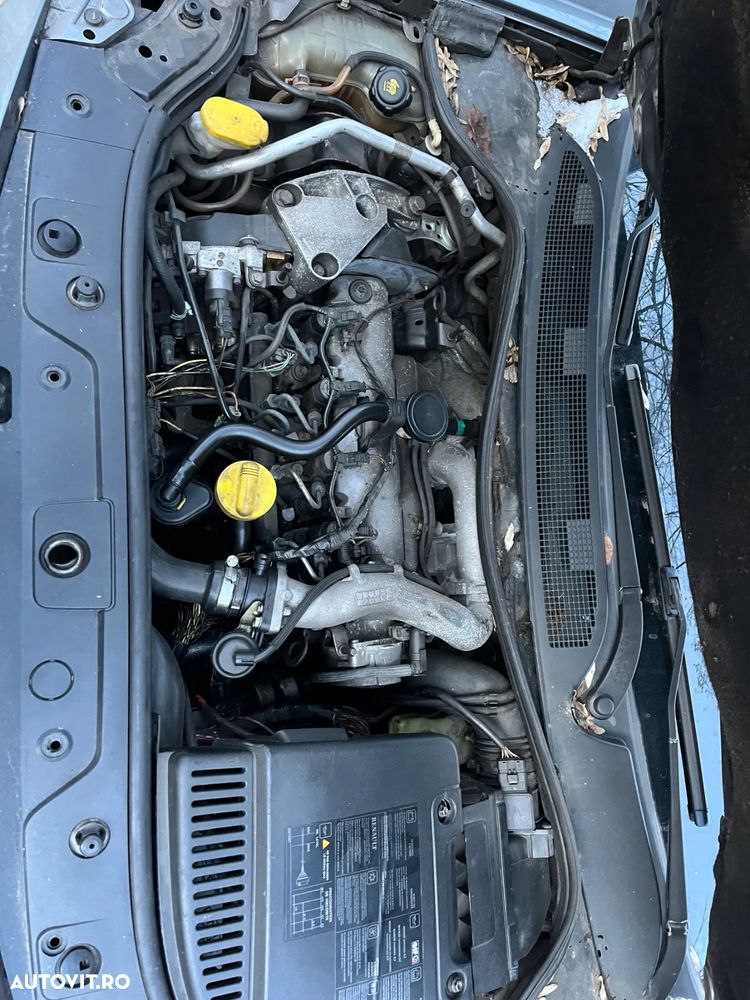Dezmembrez Renault Megane II non facelift 2005 1,9 DCI - 5
