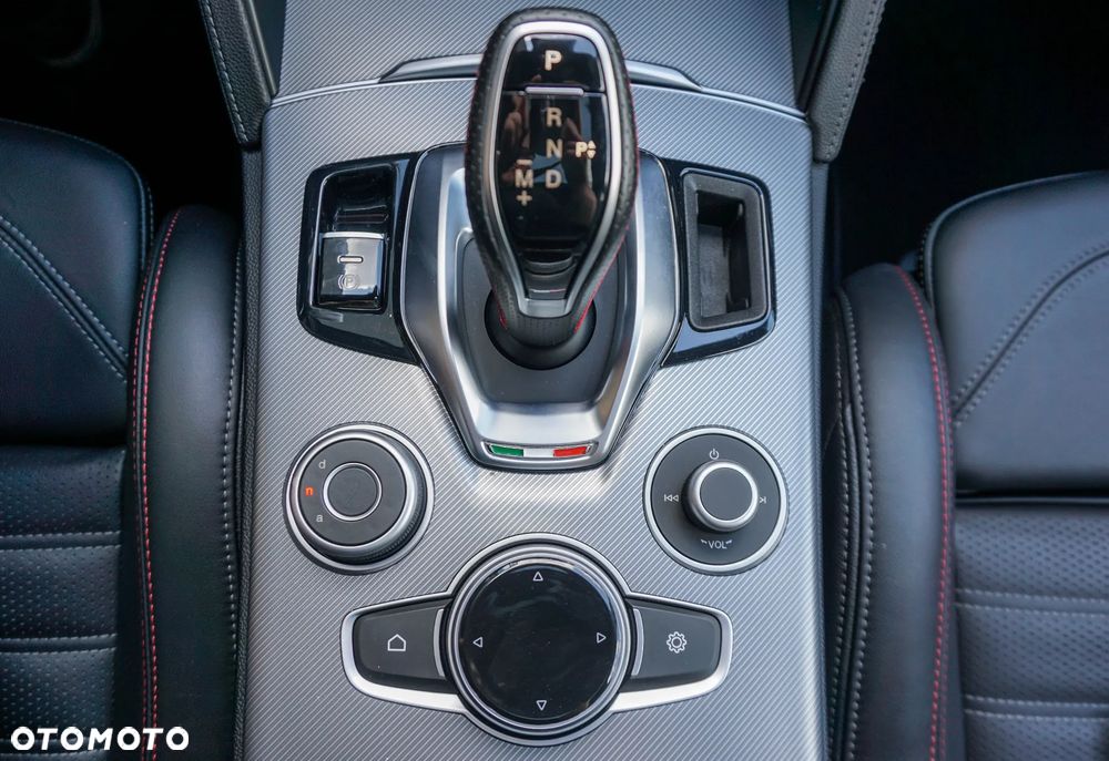 Alfa Romeo Stelvio 2.0 Turbo Competizione Q4 - 24
