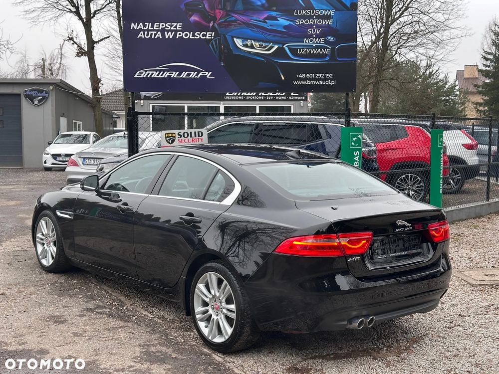 Jaguar XE 20d Prestige - 5
