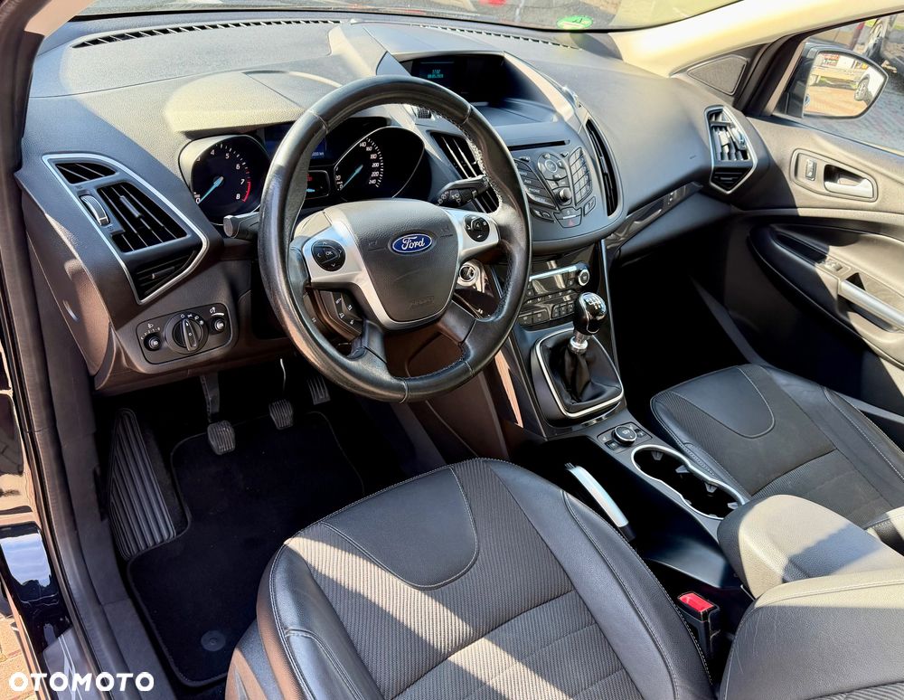 Ford Kuga 1.5 EcoBoost 2x4 Titanium - 10