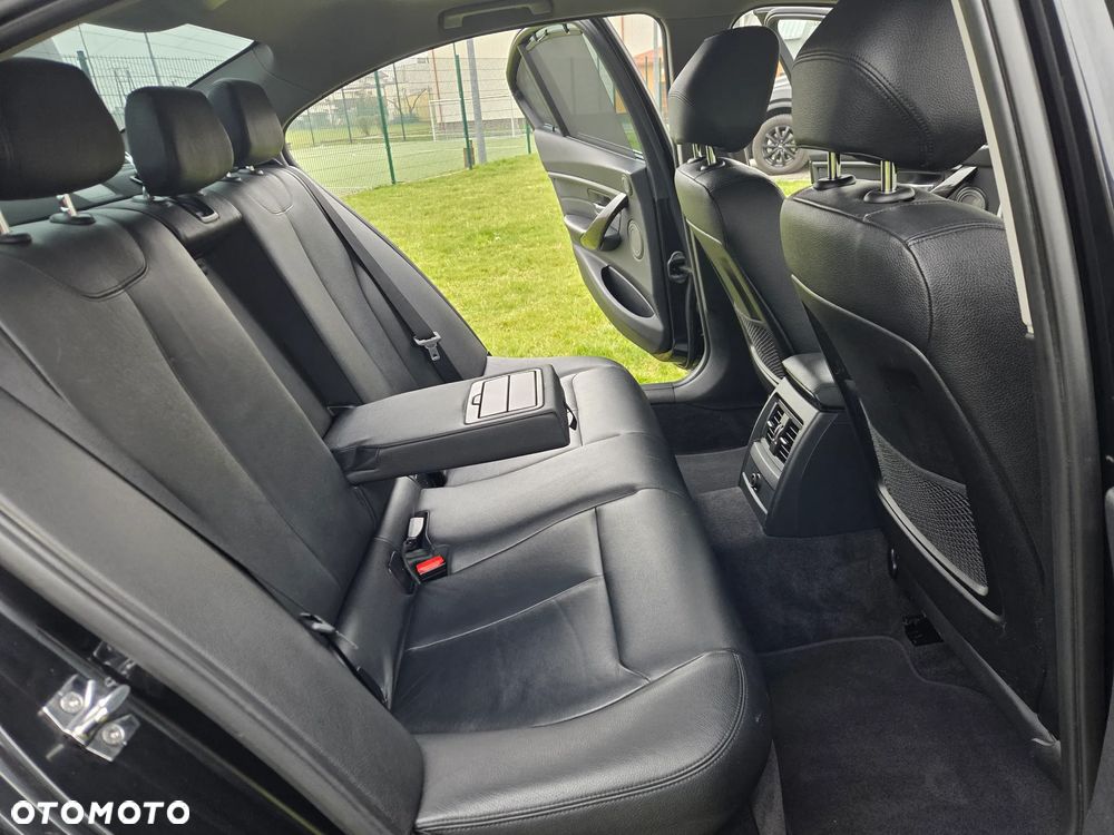 BMW Seria 3 320d Blue Performance Luxury Line - 34