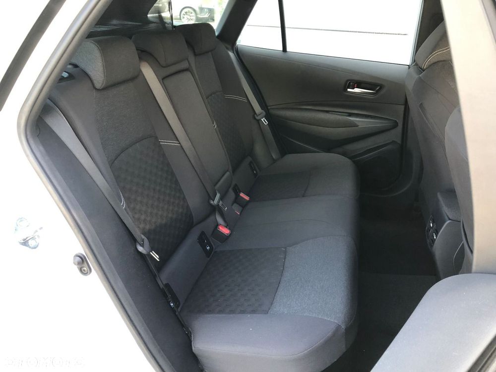 Toyota Corolla 1.8 Hybrid Comfort - 24