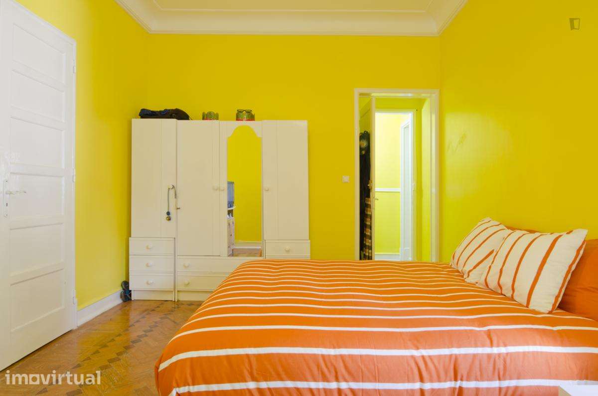 Quarto - localizado em Intendente Lisbon - Grande imagem: 4/21