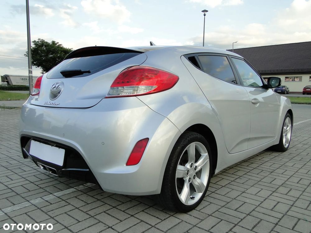 Hyundai Veloster 1.6 Premium - 26