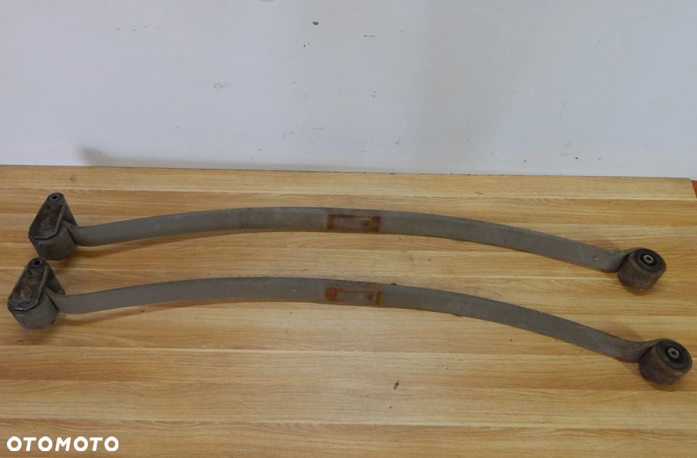 Resor resory pióro tył Mercedes Sprinter 906 Crafter  06-17 Łuków części - 1