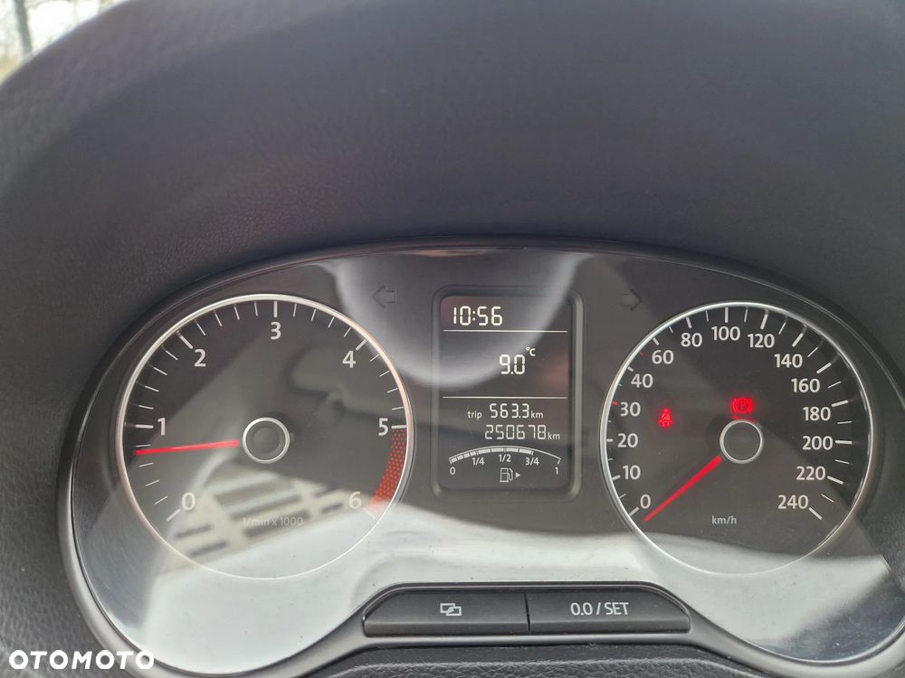 Volkswagen Polo 1.6 TDI DPF BlueMot Highline - 7