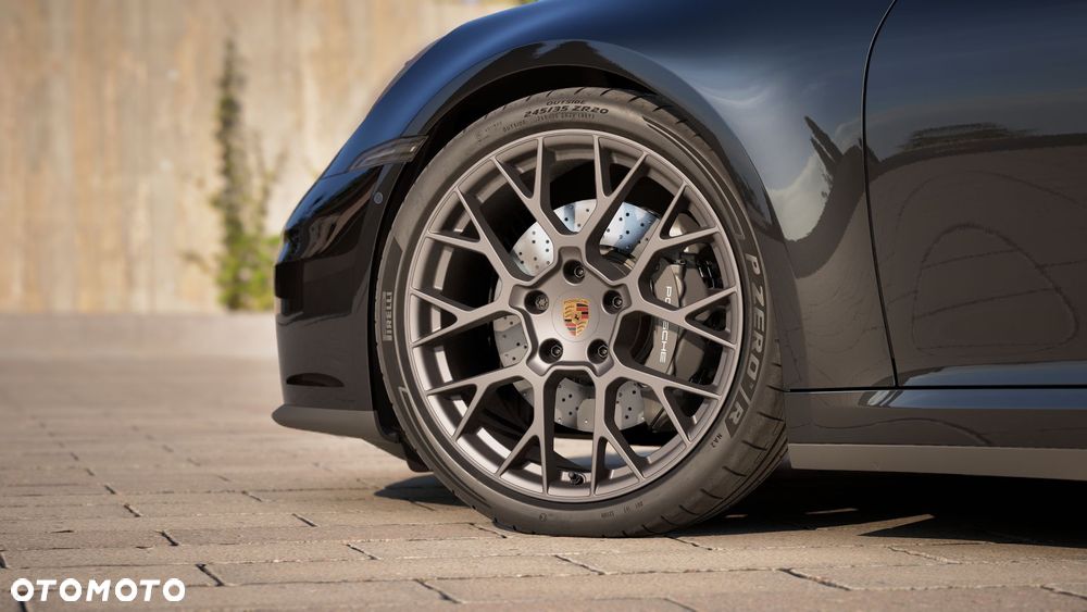 Porsche 911 Carrera - 2
