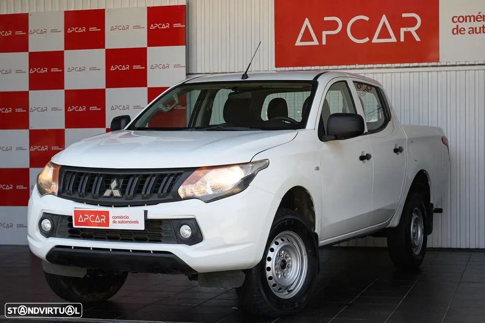 Mitsubishi L200 2.4 DI-D CD Invite 4WD - 8