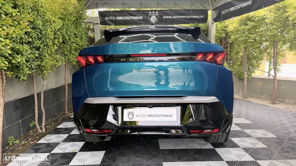 Peugeot E-3008 73 kWh GT - 8