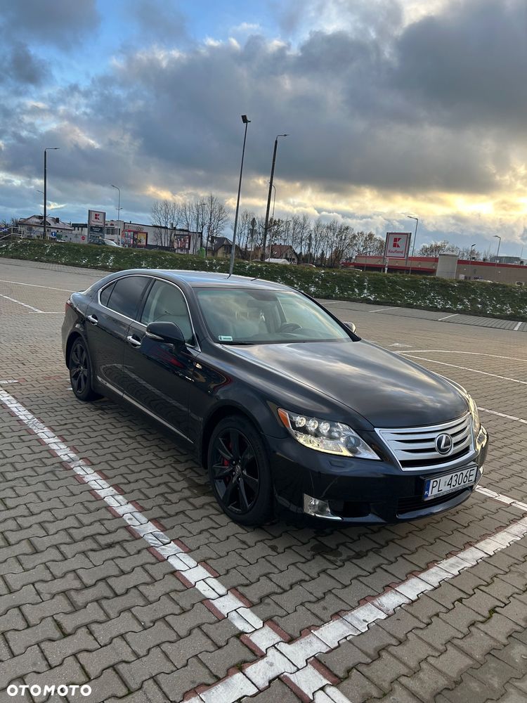 Lexus LS - 3