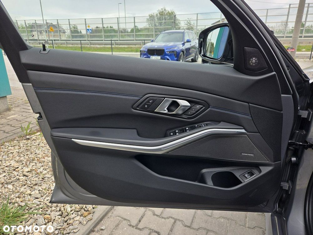 BMW Seria 3 M340i xDrive sport - 27