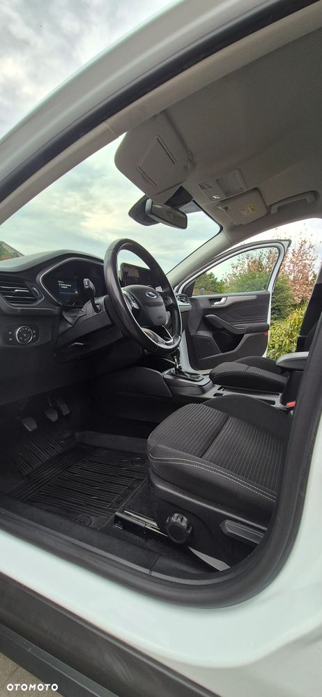 Ford Focus 1.0 EcoBoost Titanium - 28